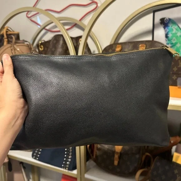 GUCCI JUMBO POUCH - Picture 2 of 2